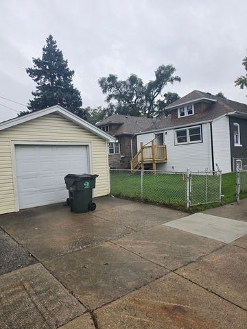 97 Bellwood Avenue, Bellwood, IL 60104