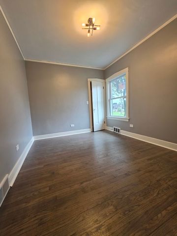 97 Bellwood Avenue, Bellwood, IL 60104