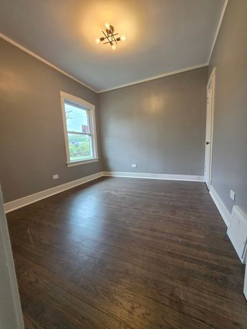97 Bellwood Avenue, Bellwood, IL 60104