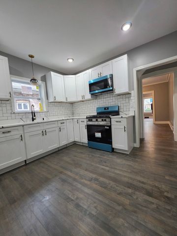 97 Bellwood Avenue, Bellwood, IL 60104