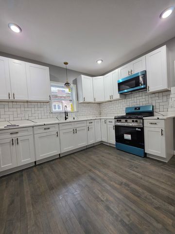 97 Bellwood Avenue, Bellwood, IL 60104
