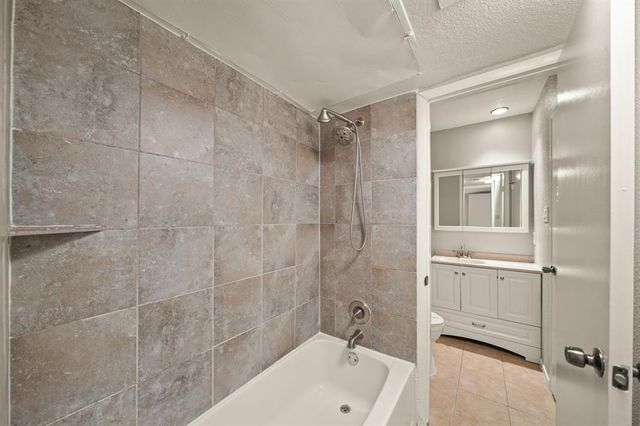 2110 Wilcrest Drive 137, Houston, TX 77042