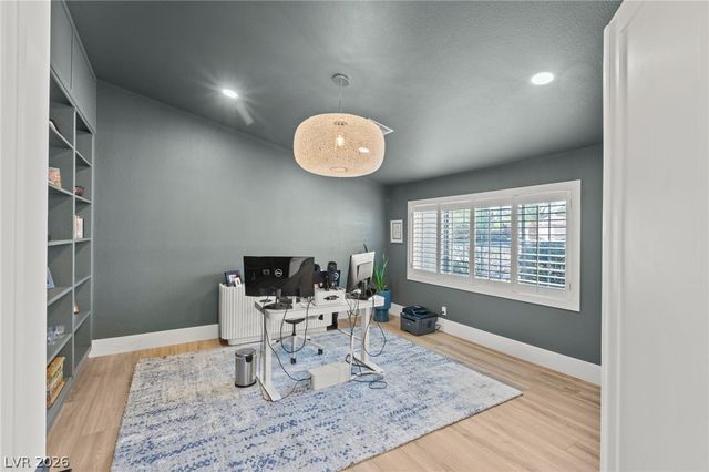 7350 Obannon Drive, Las Vegas, NV 89117