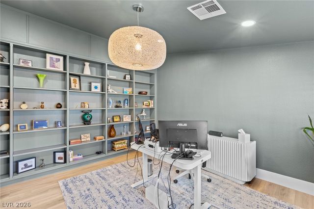 7350 Obannon Drive, Las Vegas, NV 89117