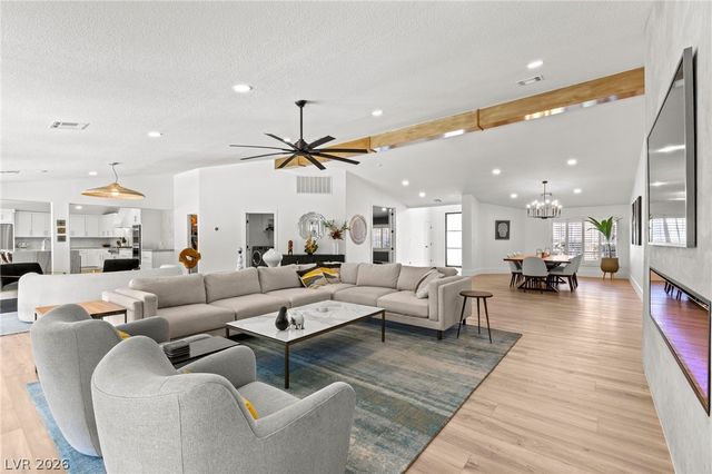 7350 Obannon Drive, Las Vegas, NV 89117