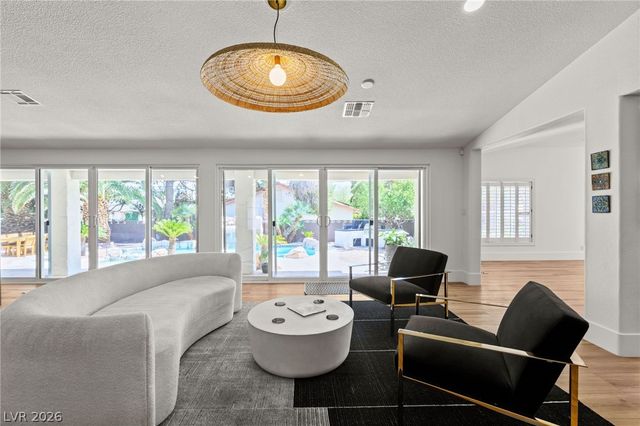 7350 Obannon Drive, Las Vegas, NV 89117