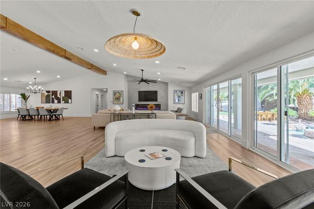 7350 Obannon Drive, Las Vegas, NV 89117