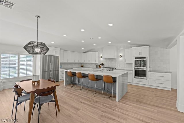 7350 Obannon Drive, Las Vegas, NV 89117