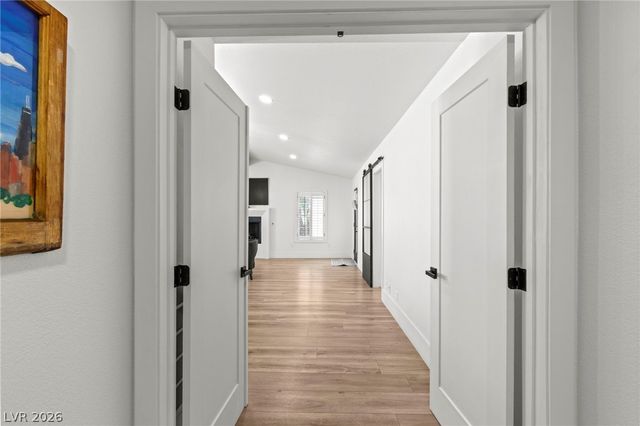 7350 Obannon Drive, Las Vegas, NV 89117