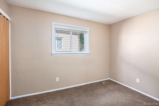 998 Dewey Street, Pontiac, MI 48340