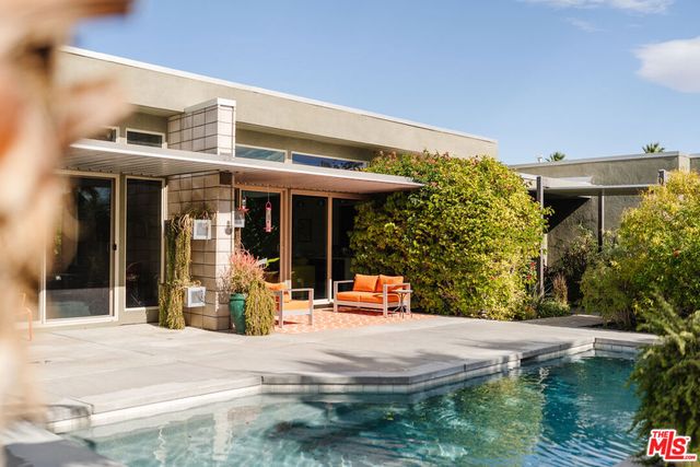 1096 Lucent Court, Palm Springs, CA 92262