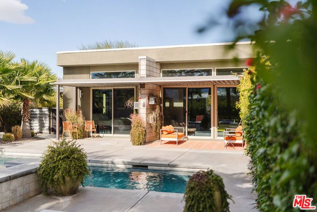 1096 Lucent Court, Palm Springs, CA 92262