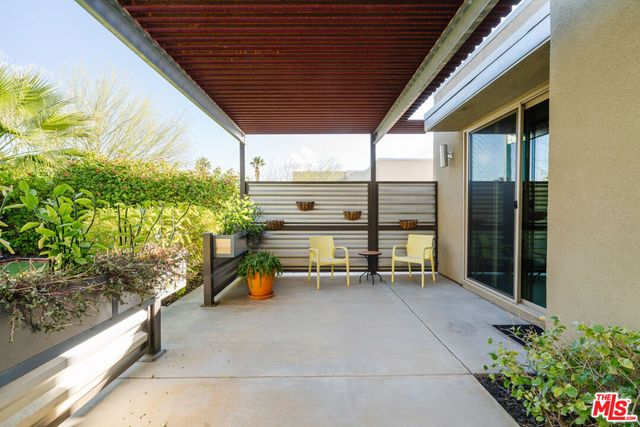 1096 Lucent Court, Palm Springs, CA 92262
