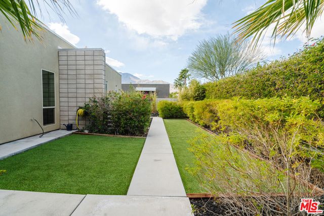 1096 Lucent Court, Palm Springs, CA 92262
