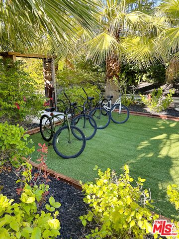 1096 Lucent Court, Palm Springs, CA 92262