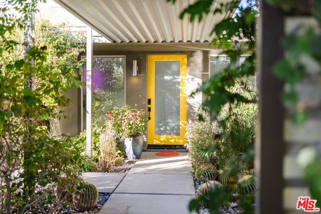 1096 Lucent Court, Palm Springs, CA 92262