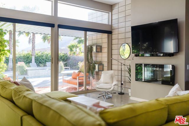 1096 Lucent Court, Palm Springs, CA 92262