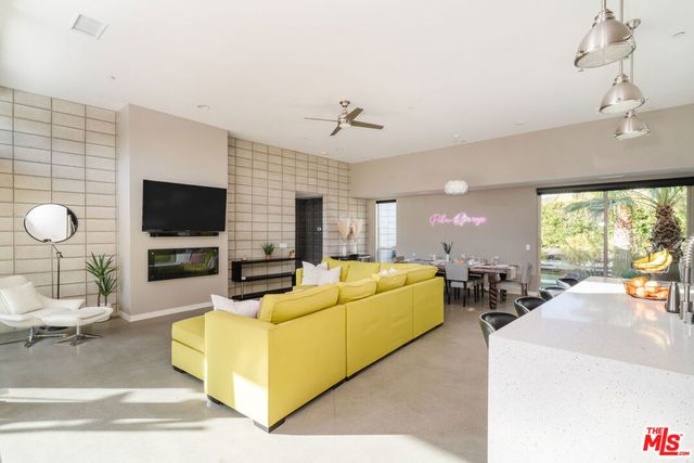 1096 Lucent Court, Palm Springs, CA 92262