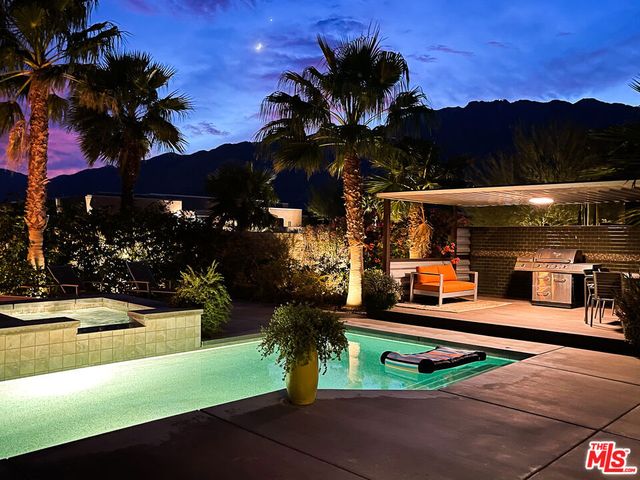 1096 Lucent Court, Palm Springs, CA 92262