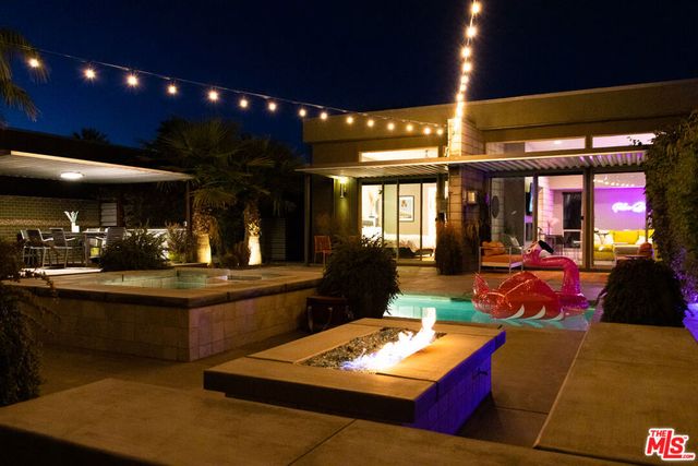 1096 Lucent Court, Palm Springs, CA 92262