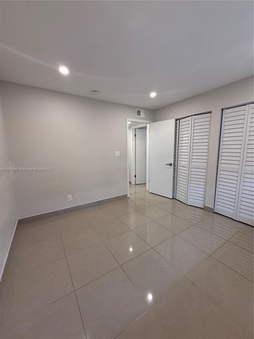100 SE 5th Ave 1, Hallandale Beach, FL 33009