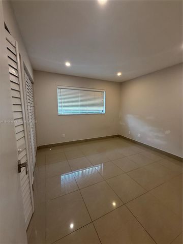 100 SE 5th Ave 1, Hallandale Beach, FL 33009