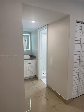 100 SE 5th Ave 1, Hallandale Beach, FL 33009