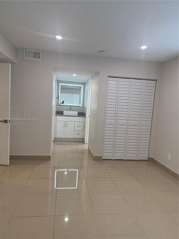 100 SE 5th Ave 1, Hallandale Beach, FL 33009