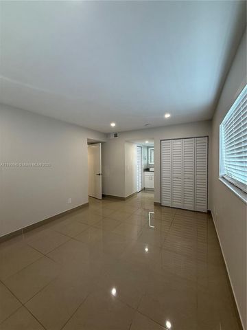 100 SE 5th Ave 1, Hallandale Beach, FL 33009