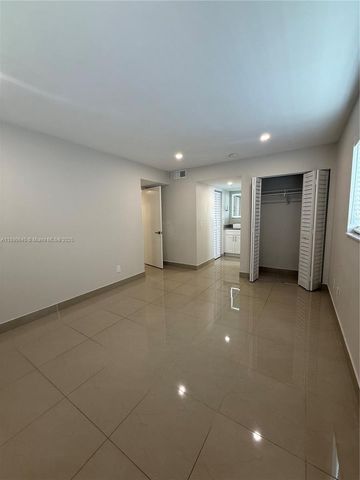 100 SE 5th Ave 1, Hallandale Beach, FL 33009