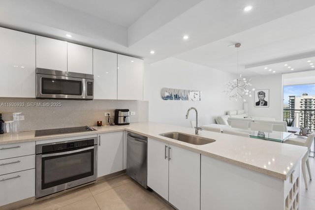 999 SW 1st Ave 2809, Miami, FL 33130