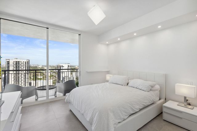 999 SW 1st Ave 2809, Miami, FL 33130