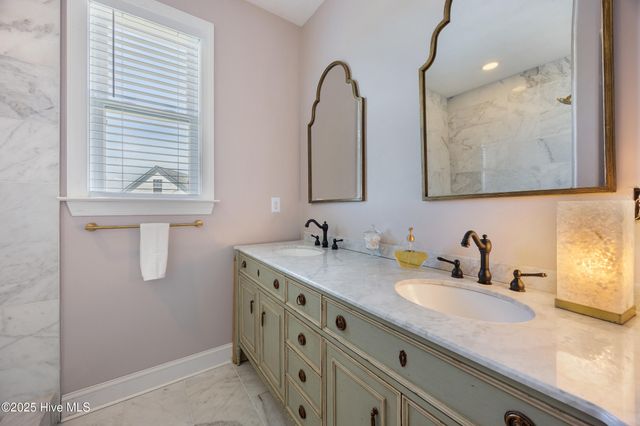 204 Fentress Drive, Knotts Island, NC 27950