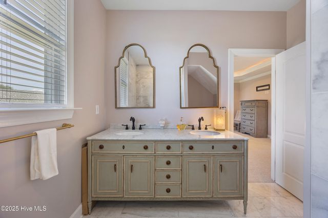 204 Fentress Drive, Knotts Island, NC 27950