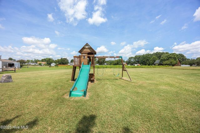 204 Fentress Drive, Knotts Island, NC 27950