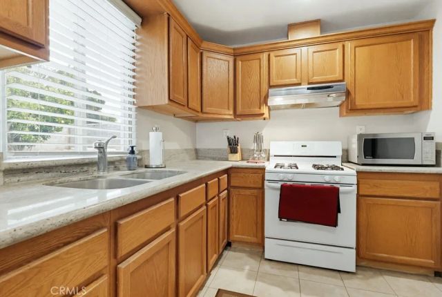 255 E Riggin, Monterey Park, CA 91755