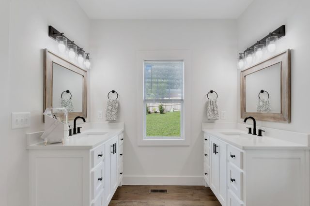 332 Country Club Rd, Winchester, TN 37398