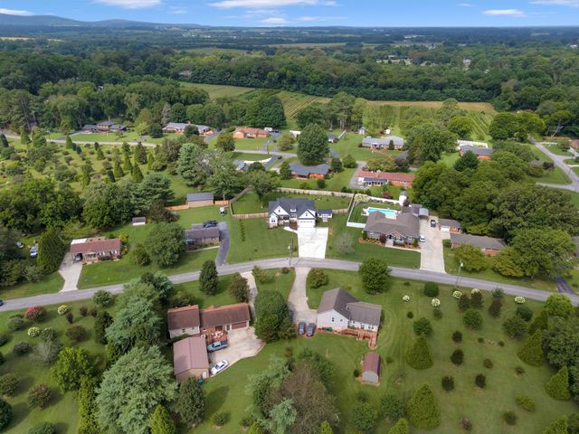 332 Country Club Rd, Winchester, TN 37398