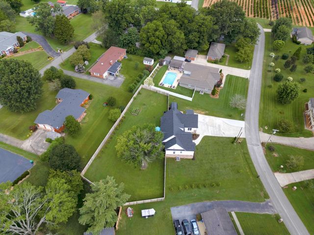 332 Country Club Rd, Winchester, TN 37398
