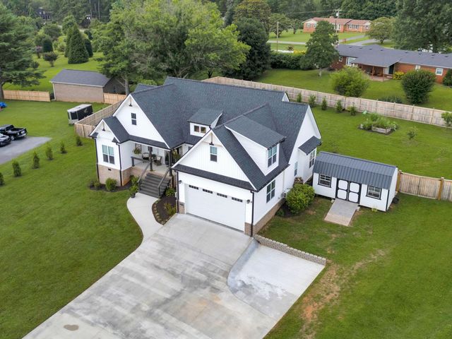 332 Country Club Rd, Winchester, TN 37398