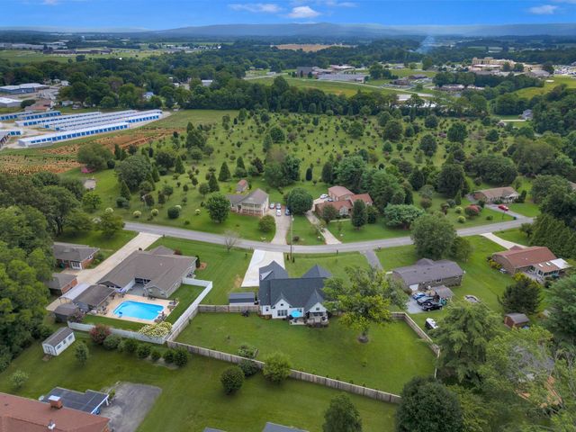332 Country Club Rd, Winchester, TN 37398