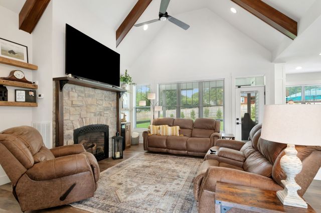 332 Country Club Rd, Winchester, TN 37398