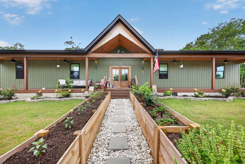 303 Carroll Avenue E, New Ellenton, SC 29809