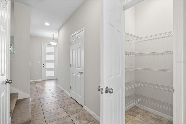 8019 GLENLLOYD AVENUE, Winter Garden, FL 34787