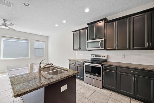 8019 GLENLLOYD AVENUE, Winter Garden, FL 34787