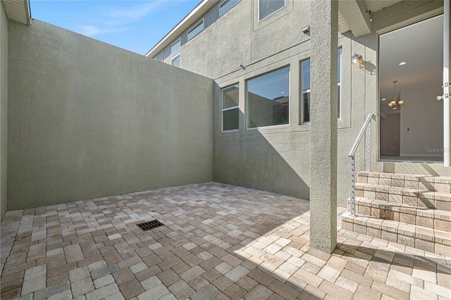 8019 GLENLLOYD AVENUE, Winter Garden, FL 34787