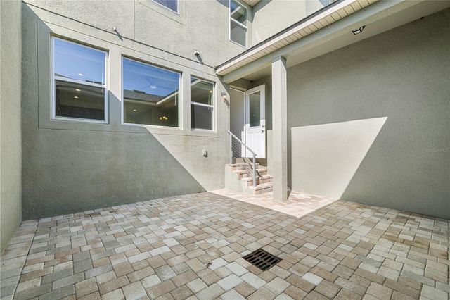 8019 GLENLLOYD AVENUE, Winter Garden, FL 34787