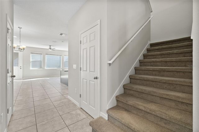 8019 GLENLLOYD AVENUE, Winter Garden, FL 34787