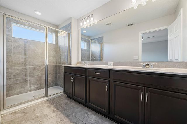 8019 GLENLLOYD AVENUE, Winter Garden, FL 34787