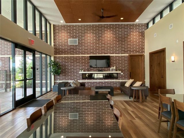 8019 GLENLLOYD AVENUE, Winter Garden, FL 34787